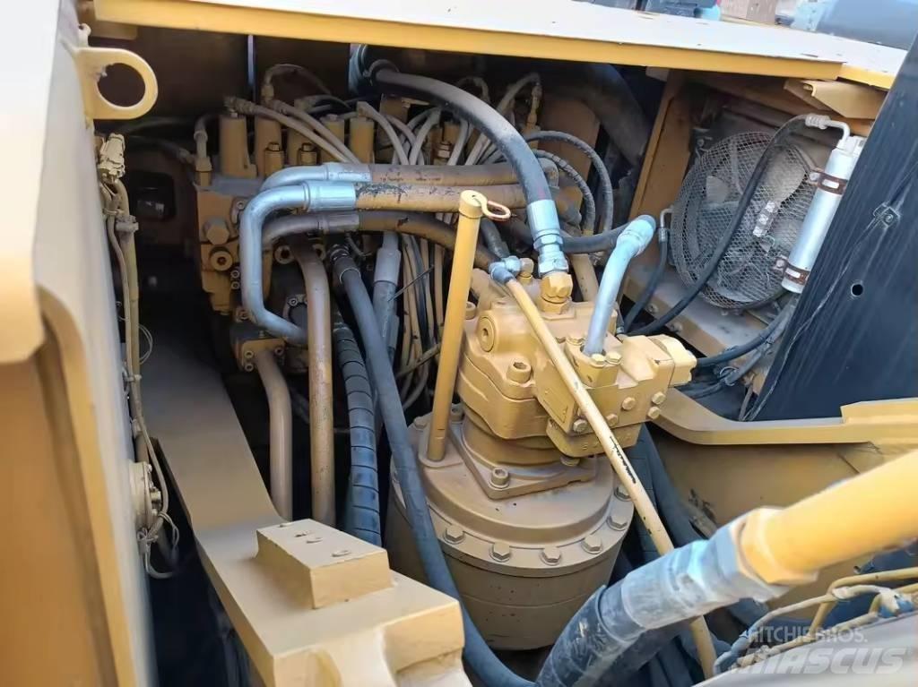 CAT 324 D 대형 굴삭기 29톤 이상
