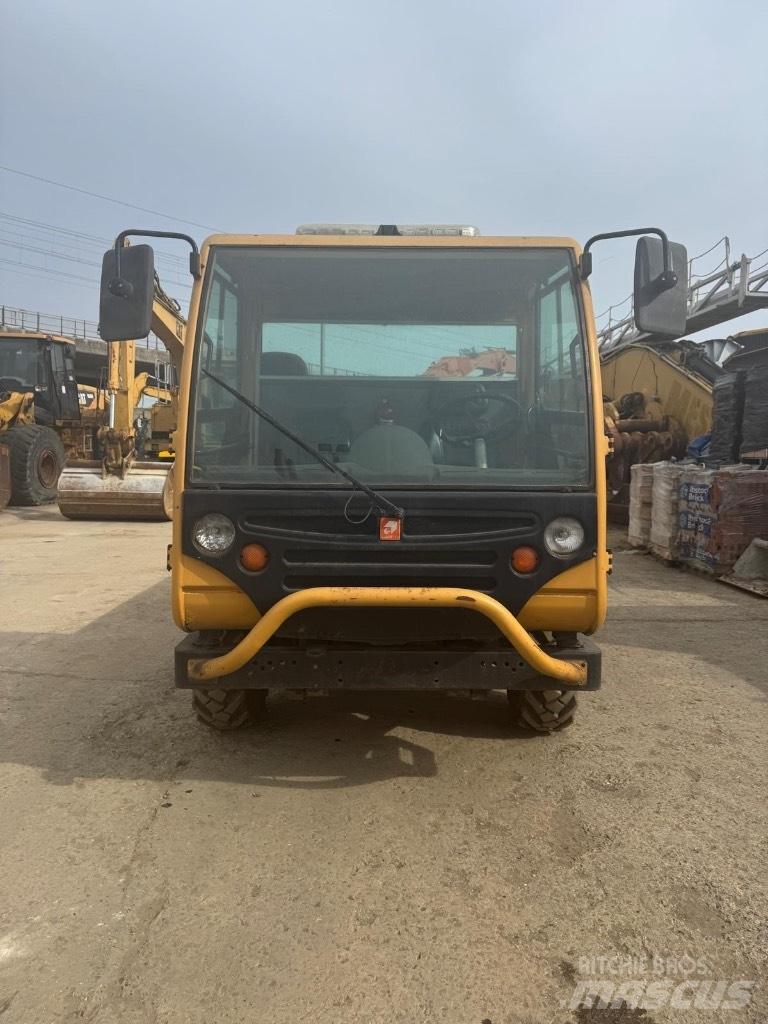 Ausa Utility Vehicle 다목적 장비