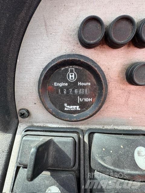 Ausa Utility Vehicle 다목적 장비