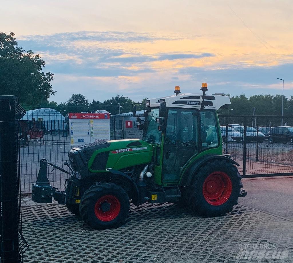 Fendt 211 트랙터
