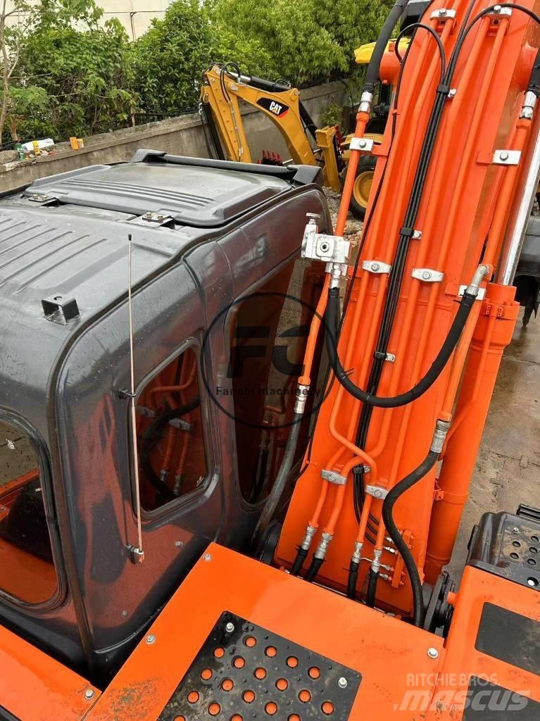 Hitachi ZX 120 대형 굴삭기 29톤 이상