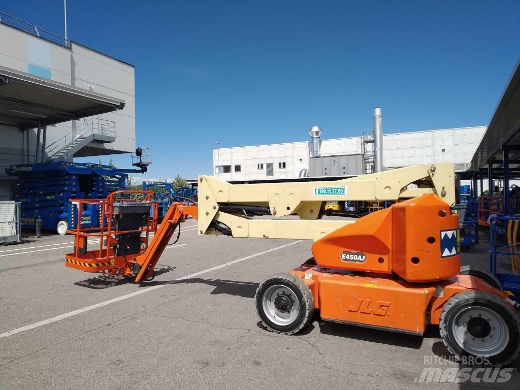 JLG E 450 AJ 관절형 전동이동 리프트