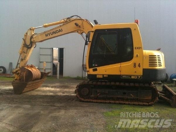 Hyundai R80-7 중형굴삭기 7톤-28톤