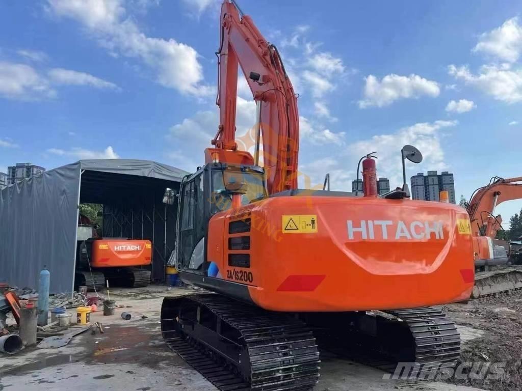 Hitachi ZX 200 대형 굴삭기 29톤 이상