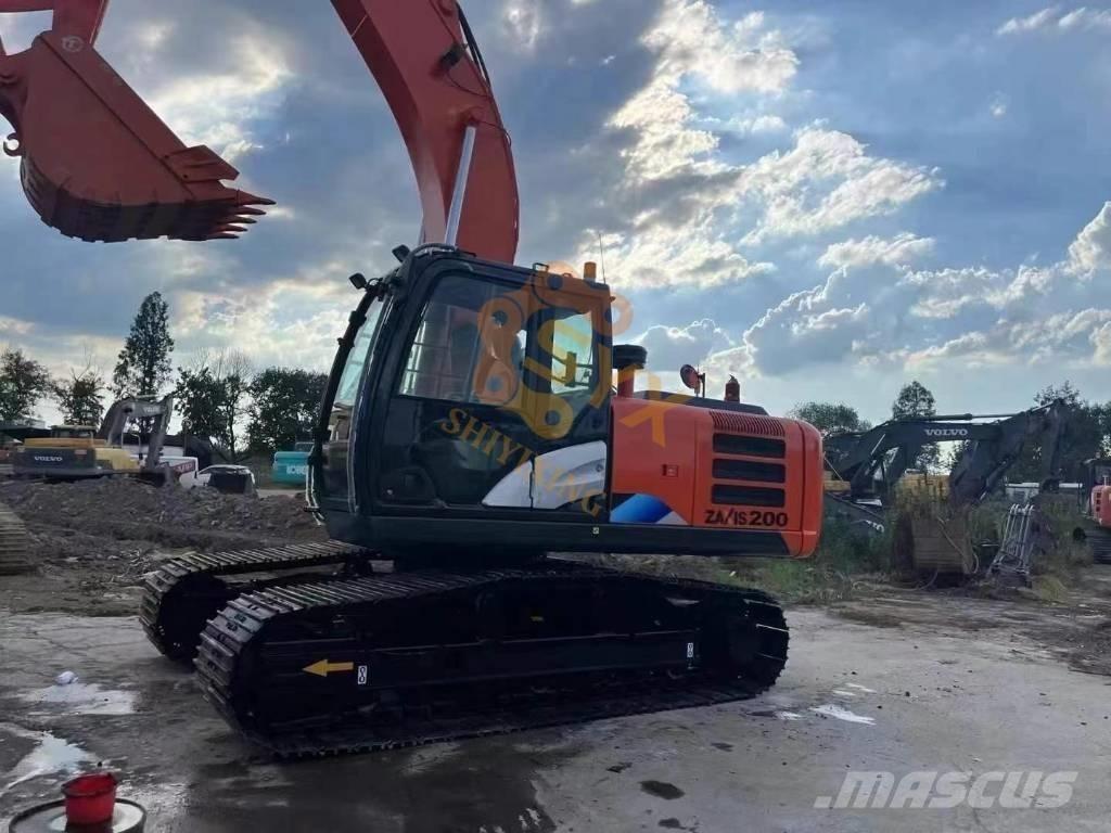 Hitachi ZX 200 대형 굴삭기 29톤 이상