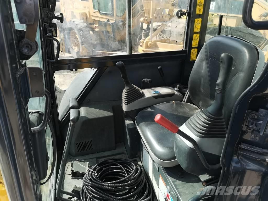 Komatsu PC35 소형 굴삭기 7톤 미만