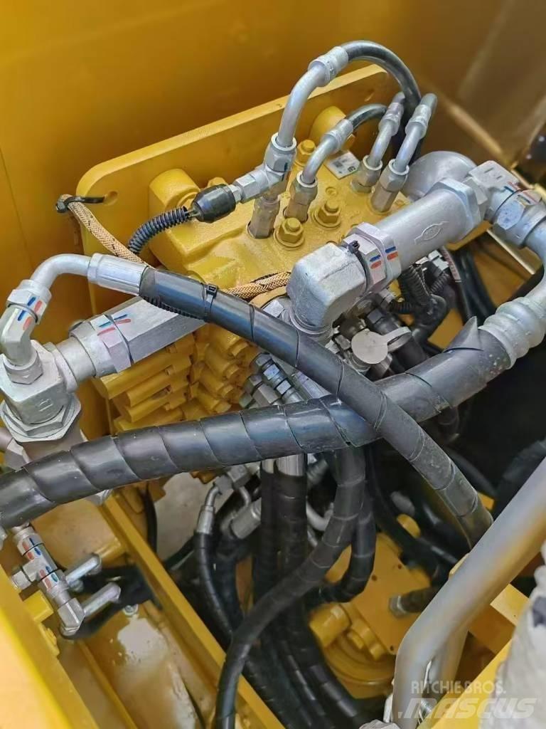 CAT 307E2 대형 굴삭기 29톤 이상