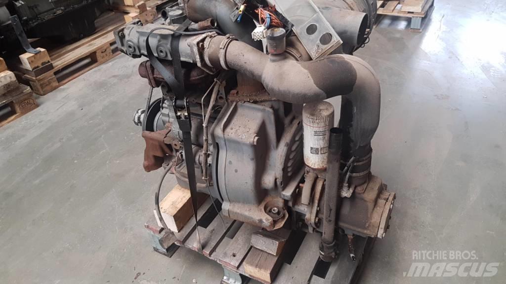 Deutz F2M2011 엔진