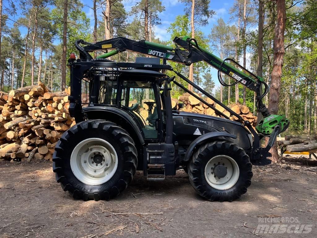 Valtra T183 Vesu 트랙터