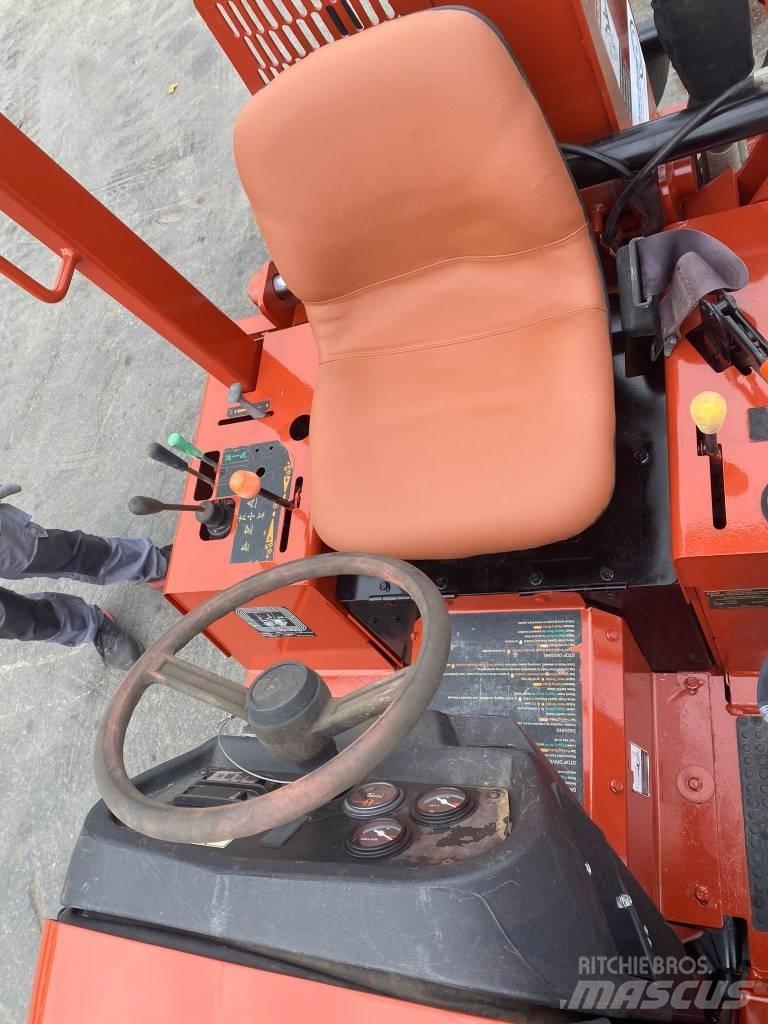 Ditch Witch RT45 트렌처