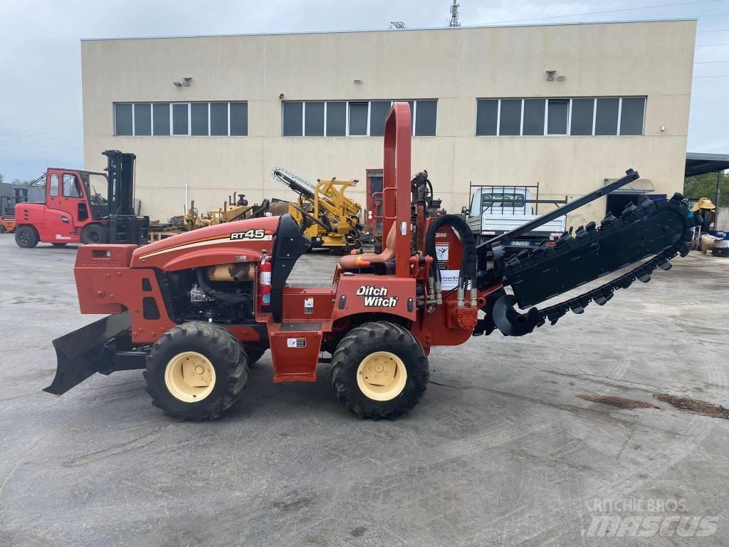 Ditch Witch RT45 트렌처