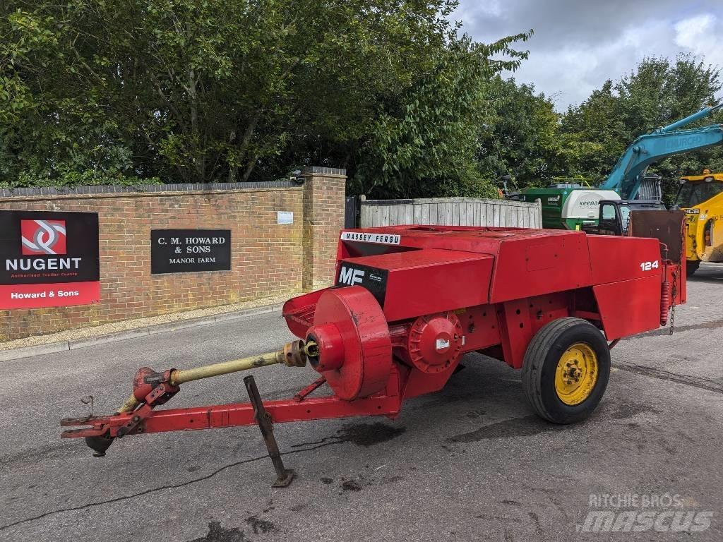 Massey Ferguson 124 각형 곤포기