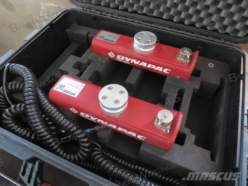 Dynapac SD 2500 CS 아스팔트 포장장비