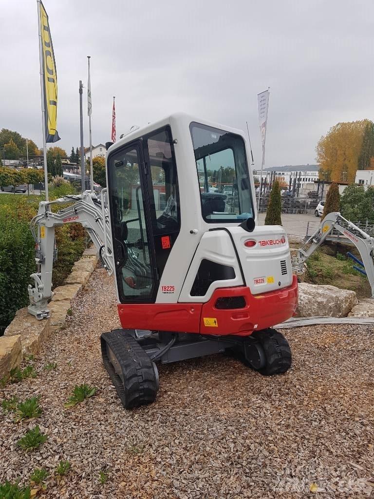 Takeuchi TB225 소형 굴삭기 7톤 미만