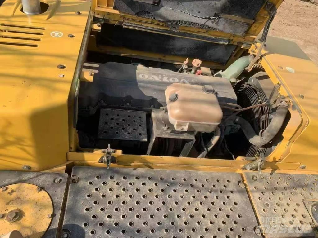 Volvo EC 380 대형 굴삭기 29톤 이상