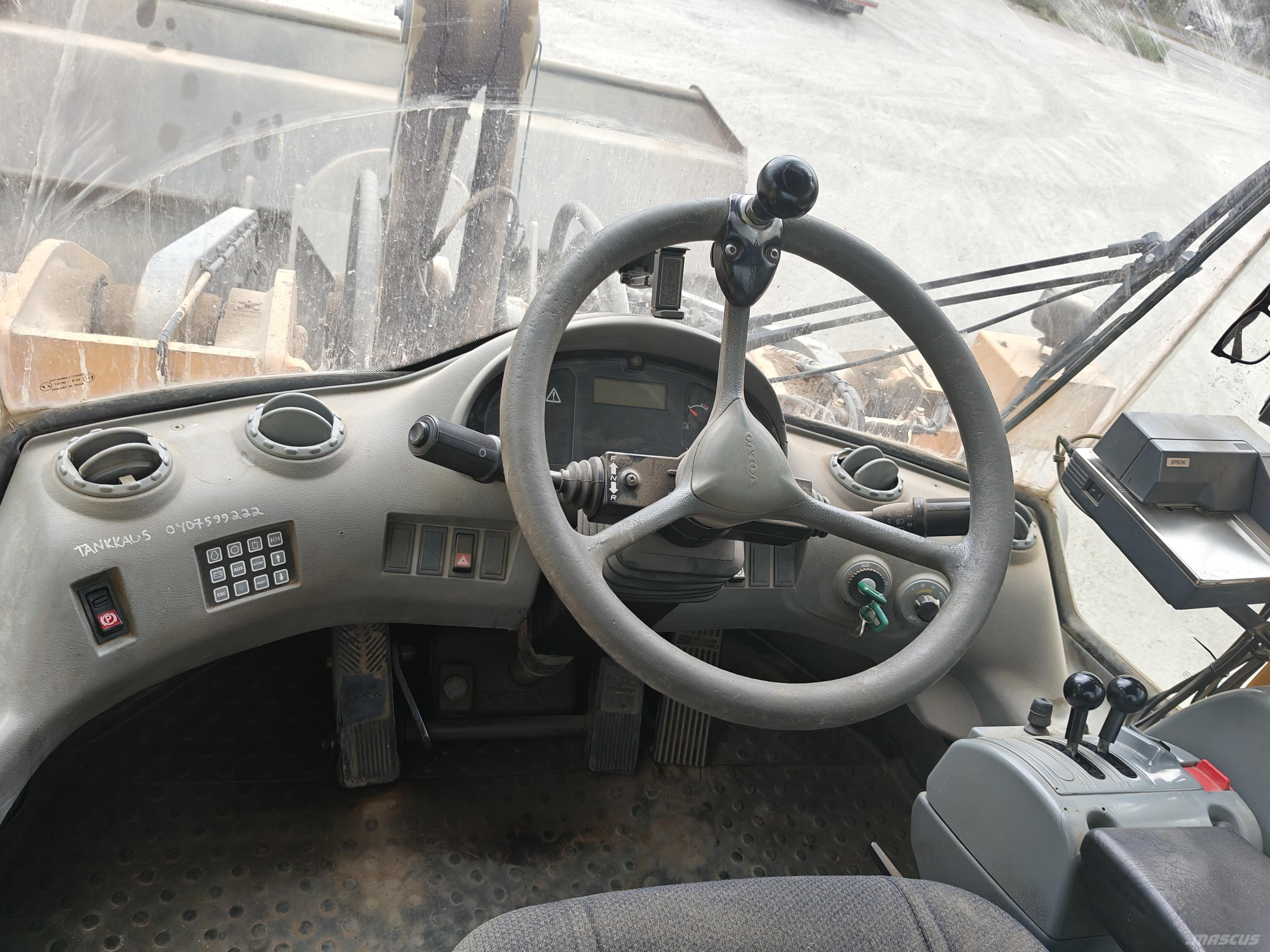 Volvo L 220 E  휠로우더