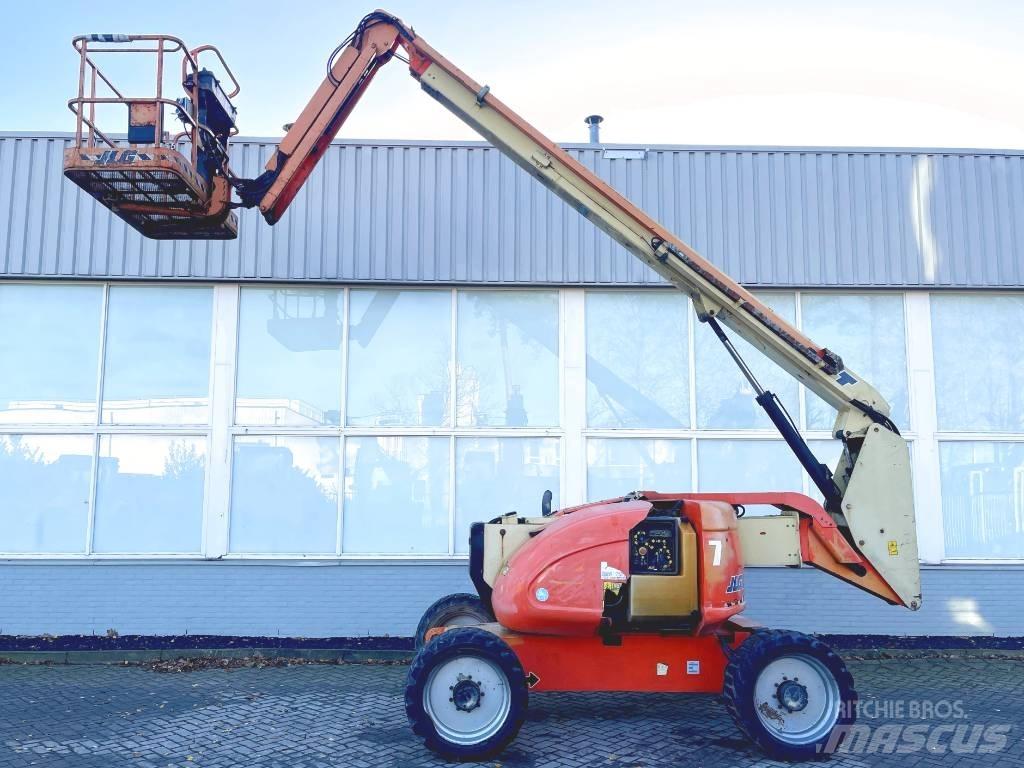 JLG 600 AJ 견인식 전동이동 리프트