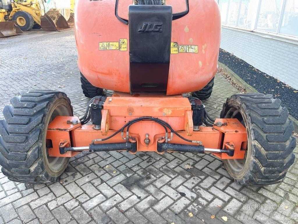 JLG 600 AJ 견인식 전동이동 리프트