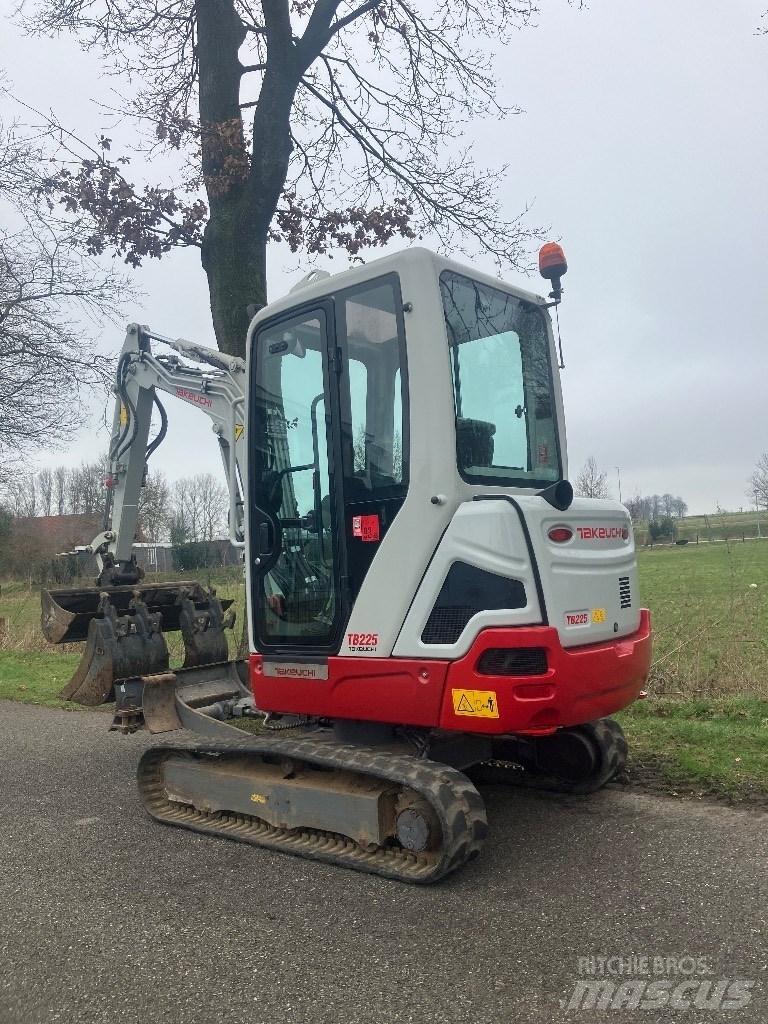 Takeuchi TB225 extra 소형 굴삭기 7톤 미만