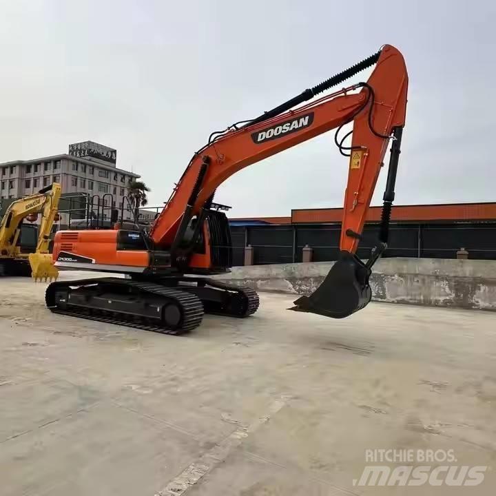 Doosan DX300LC 대형 굴삭기 29톤 이상