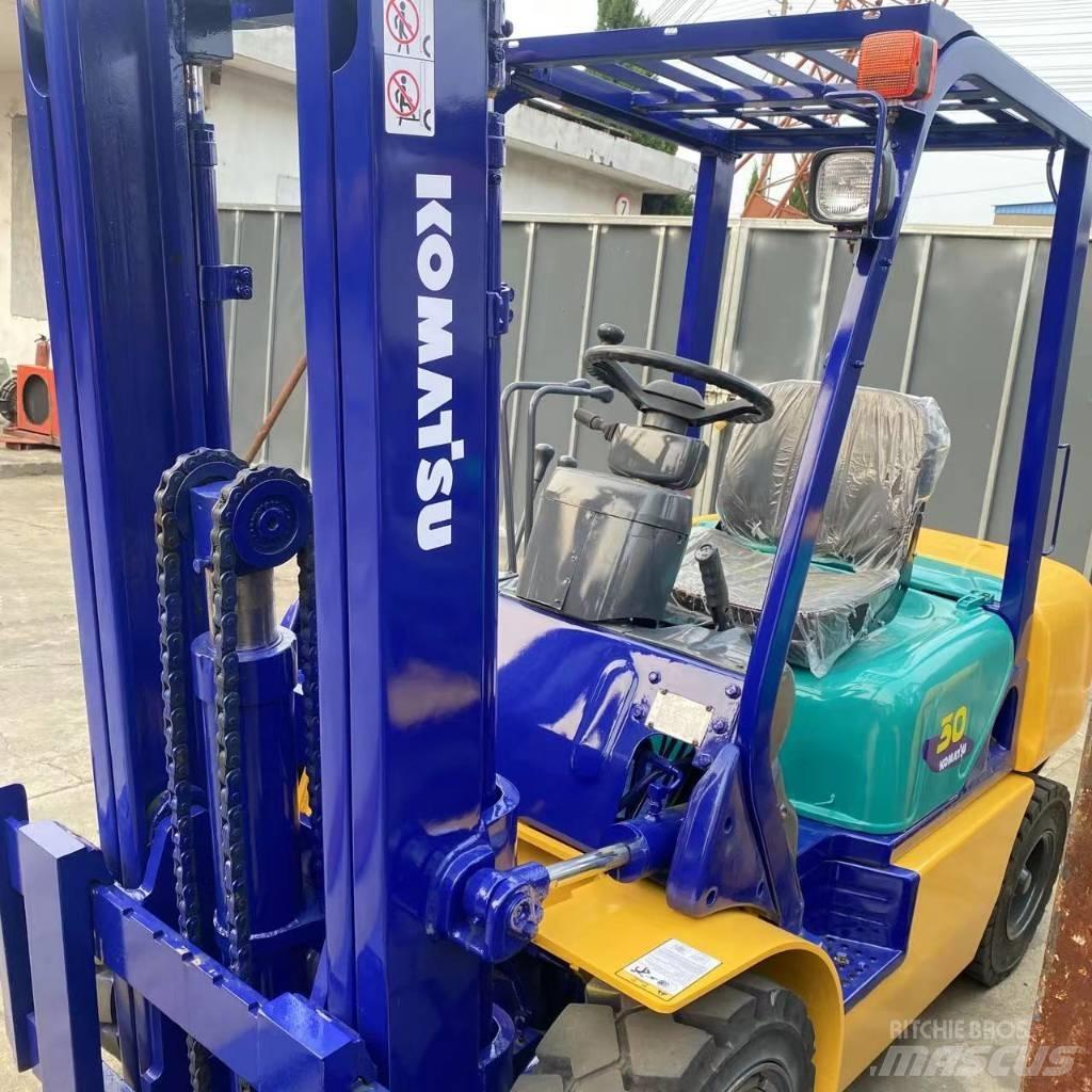 Komatsu FD 30 T-14 디젤 지게차