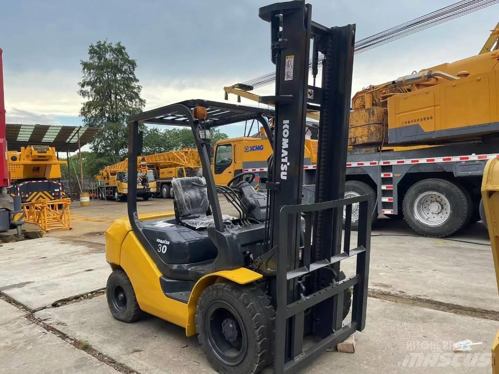 Komatsu FD 30 T-14 디젤 지게차