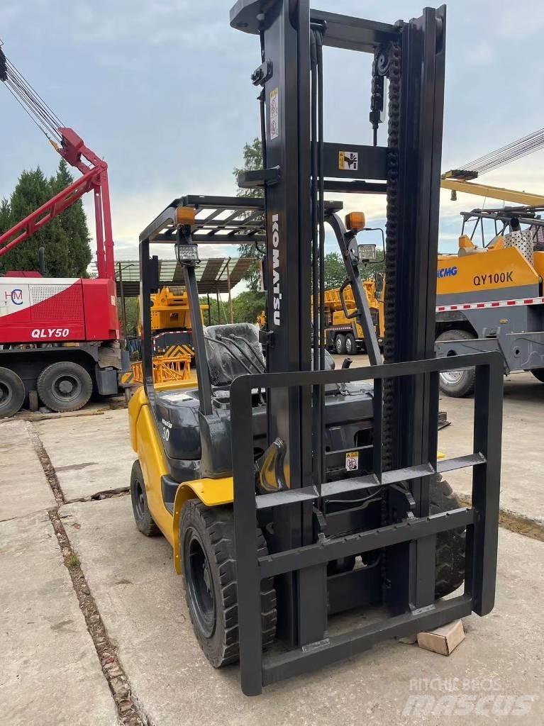 Komatsu FD 30 T-14 디젤 지게차