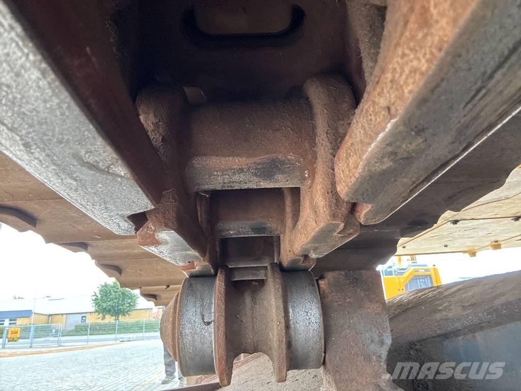 Komatsu HB215LC-1 폐기물/산업 처리기