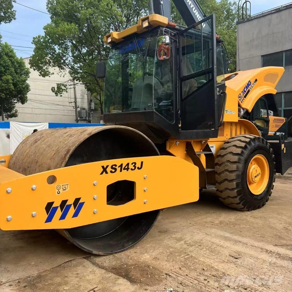 XCMG 143J 싱글 드럼 롤러