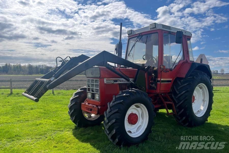 Case IH 844 XL 트랙터