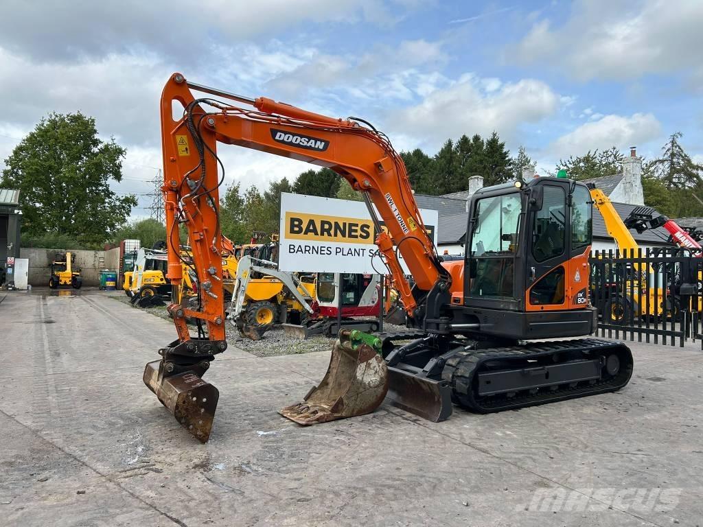 Doosan DX 80 R 중형굴삭기 7톤-28톤