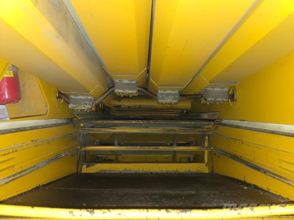 Sampo-Rosenlew 600 콤바인 수확기