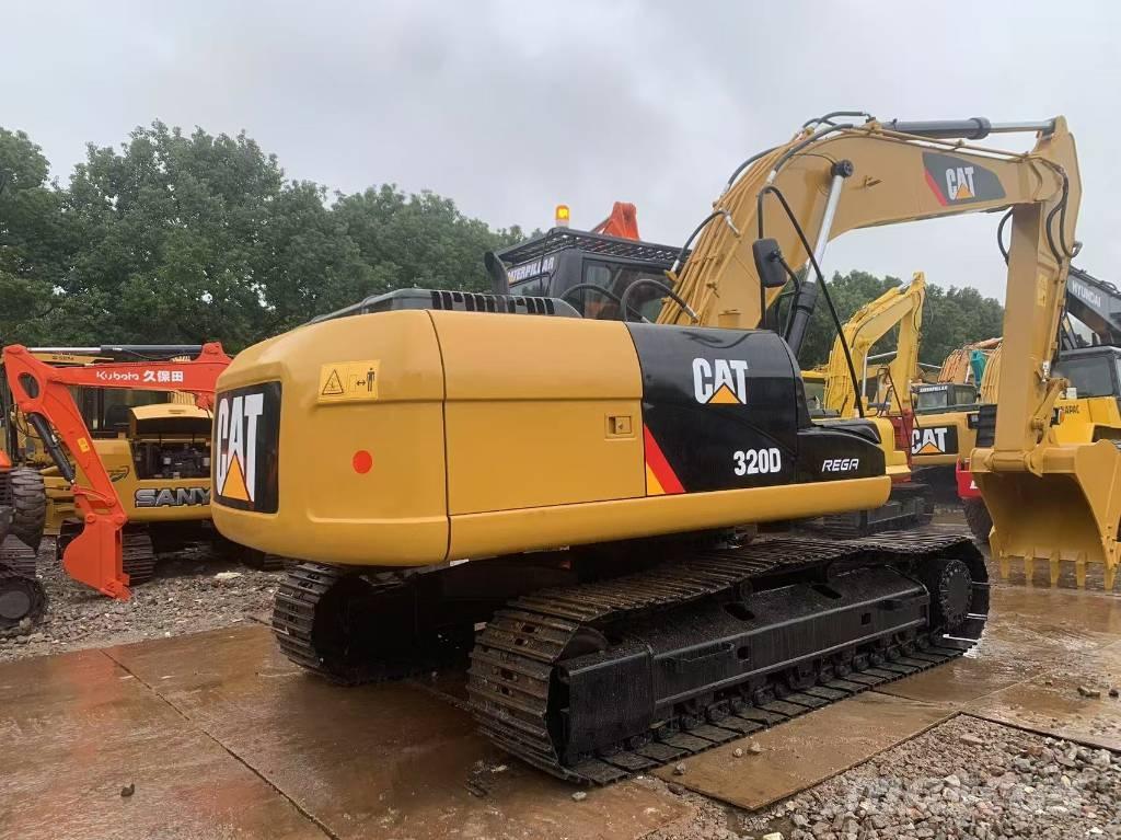 CAT 320 D 대형 굴삭기 29톤 이상
