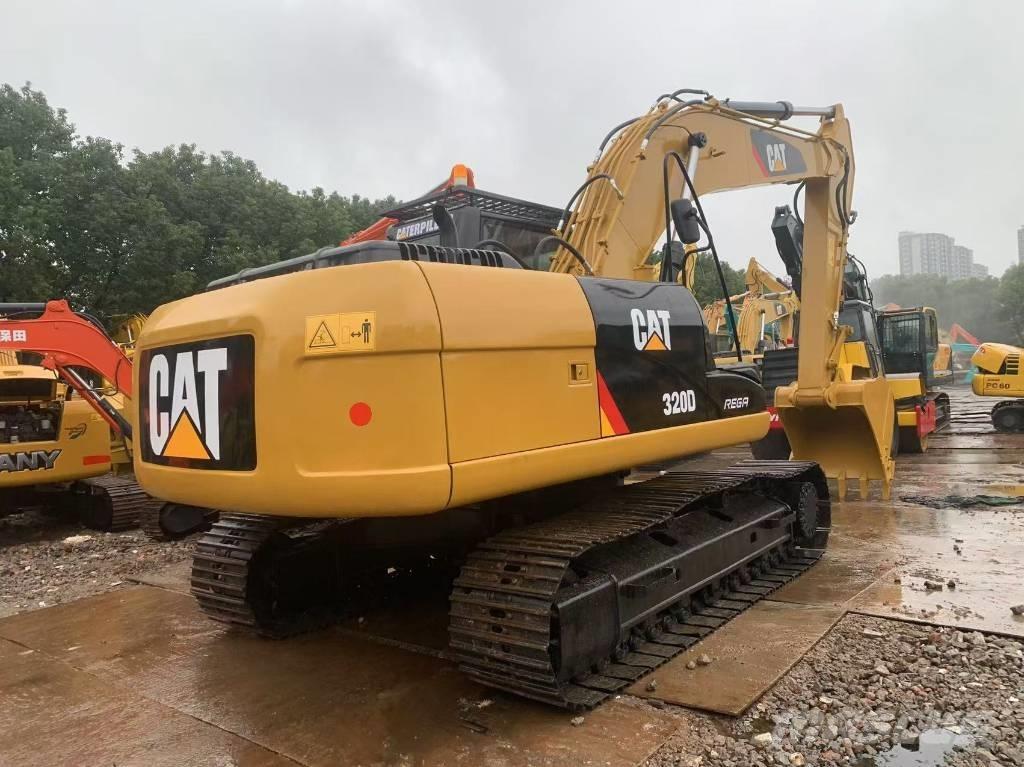 CAT 320 D 대형 굴삭기 29톤 이상