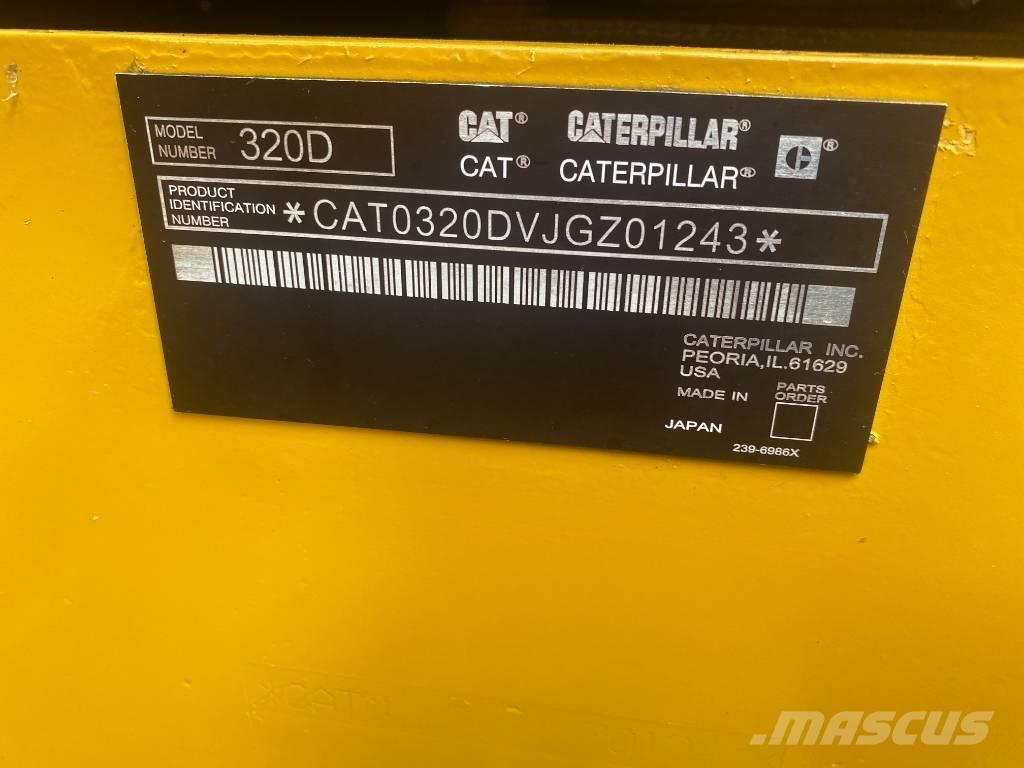 CAT 320 D 대형 굴삭기 29톤 이상