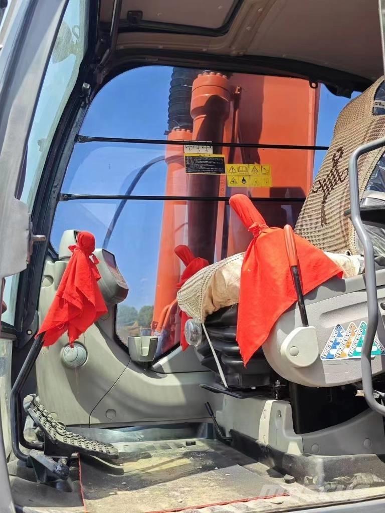 Hitachi ZX200 대형 굴삭기 29톤 이상