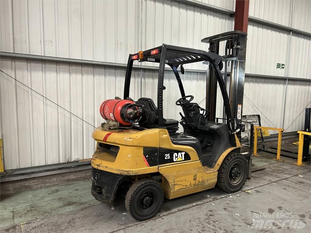 CAT GP25N LPG 지게차