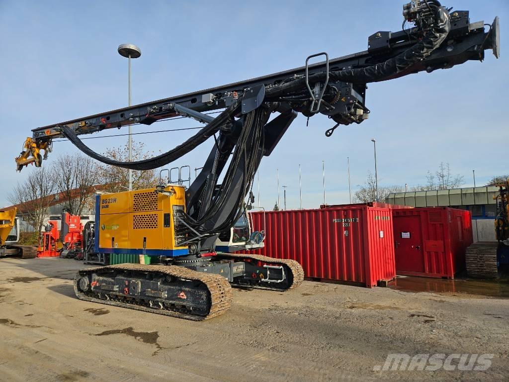 Bauer BG 23 H 중형 드릴 장비