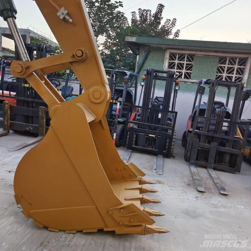 CAT 330 D 대형 굴삭기 29톤 이상