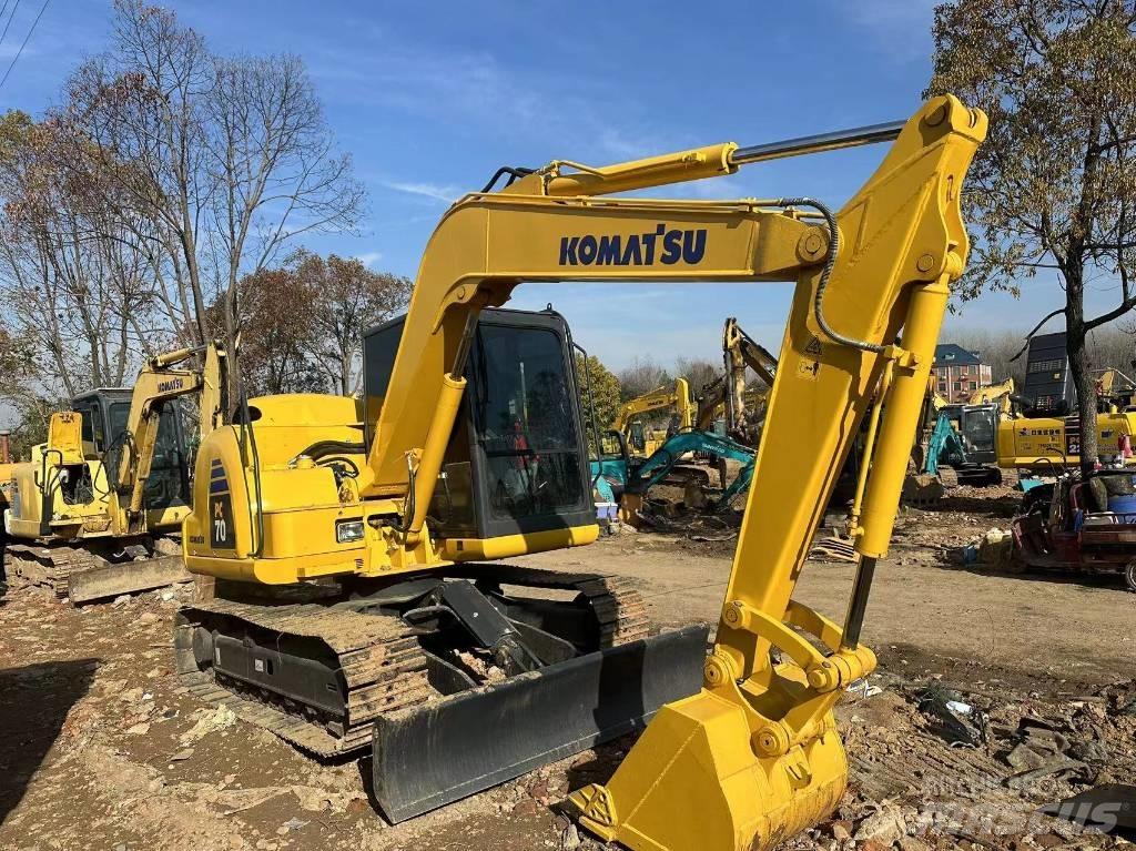 Komatsu PC 70 중형굴삭기 7톤-28톤