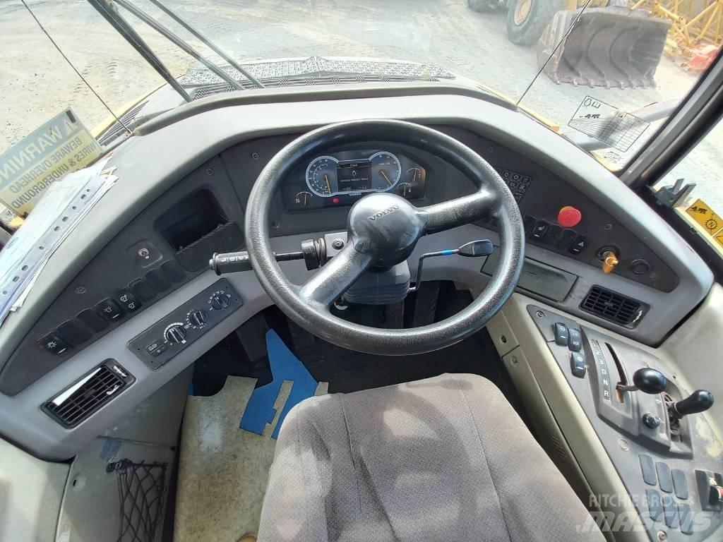 Volvo A40F (Abu dhabi) 연결식 홀러