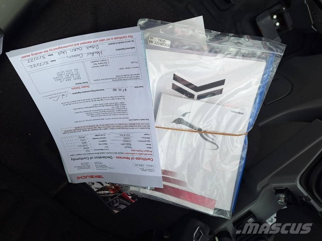 Takeuchi TB 225 소형 굴삭기 7톤 미만