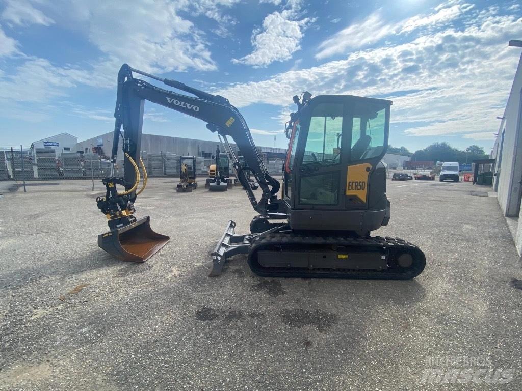 Volvo ECR 50 F 소형 굴삭기 7톤 미만