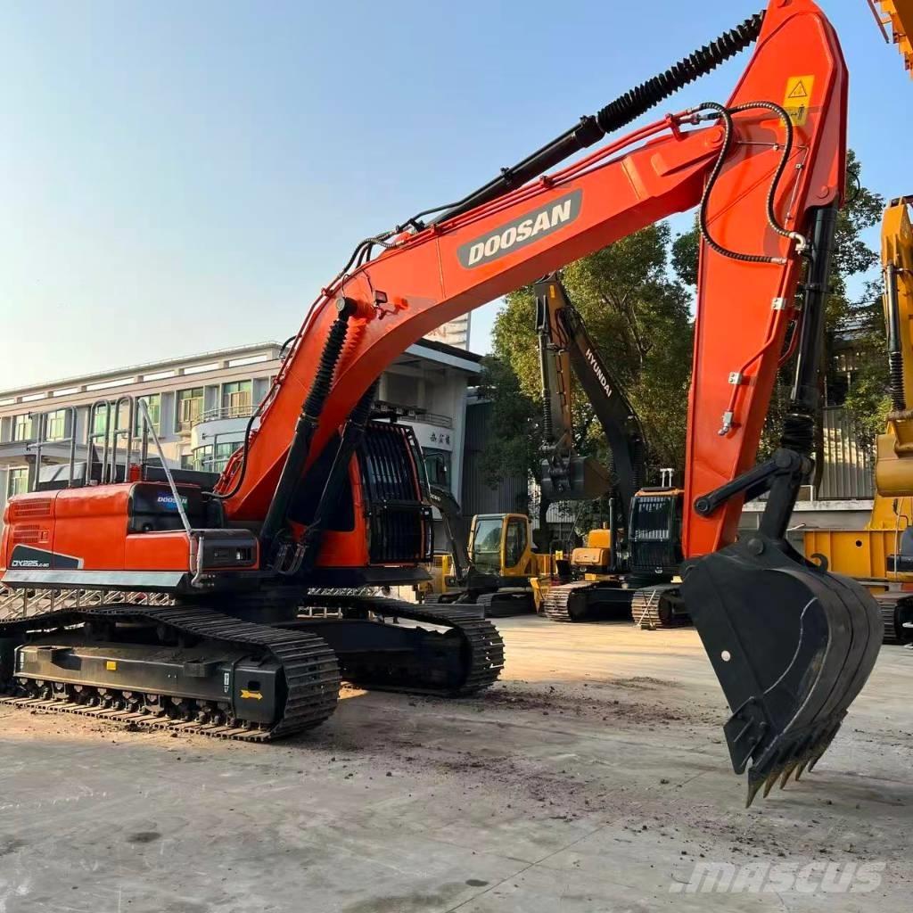Doosan DX225LC-9C 중형굴삭기 7톤-28톤