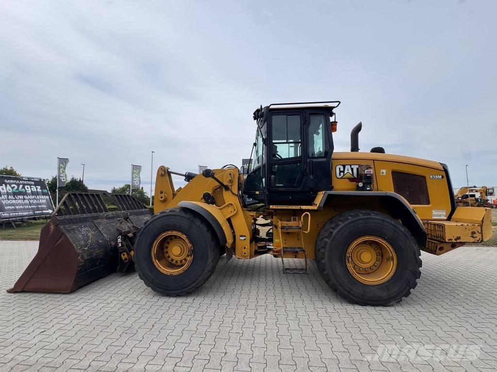 CAT 938 M  휠로우더