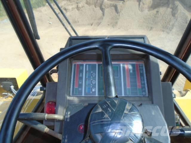 Komatsu WA 250  휠로우더