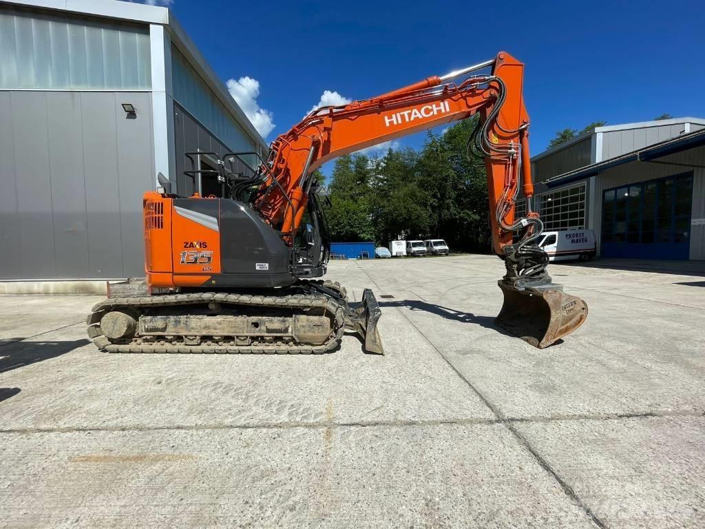 Hitachi ZX135US 대형 굴삭기 29톤 이상