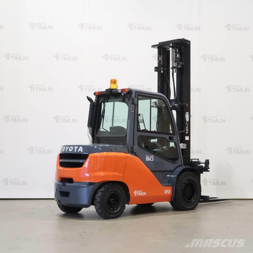 Toyota 40-8FD50N 디젤 지게차