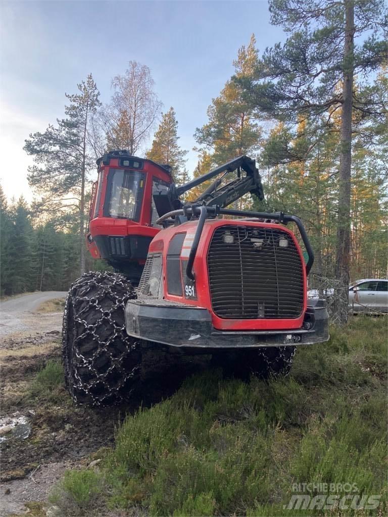 Komatsu 951 원목 하베스터