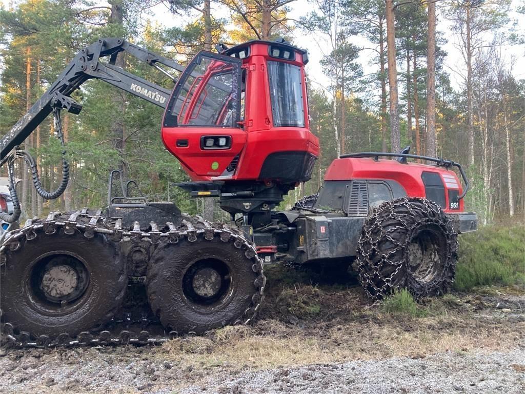 Komatsu 951 원목 하베스터